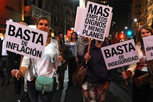 Protesters in Buenos Aires, 18 April 2013  Down with inflation, more decent jobs: Argentines have been growing dissatisfied